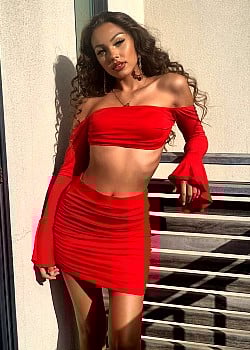 Aleina Topp